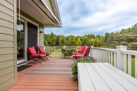 Exterior - 5525 Oberlin, Gladwin, MI 48624 photo 6 of 19
