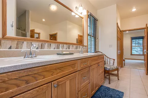 Bath - 5525 Oberlin, Gladwin, MI 48624 photo 6 of 10