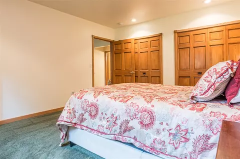 Bedroom - 5525 Oberlin, Gladwin, MI 48624 photo 6 of 9