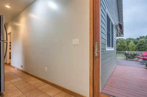 Entry Way - 5525 Oberlin, Gladwin, MI 48624 photo 11 of 15