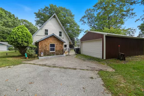 331 E Piney, Manistee, MI 49660