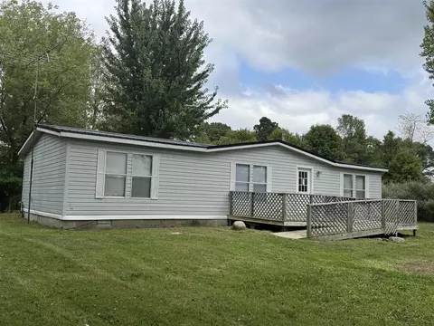 6685 Black Lk, Eau Claire, MI 49111