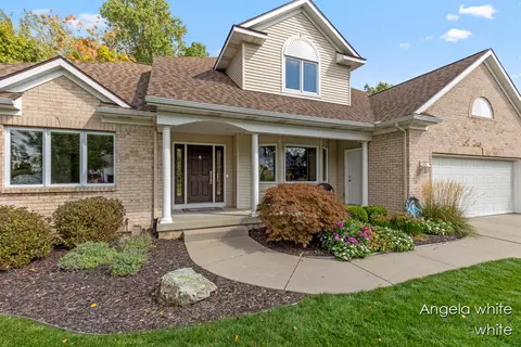 5298 Naples Cedar, Wyoming, MI 49519