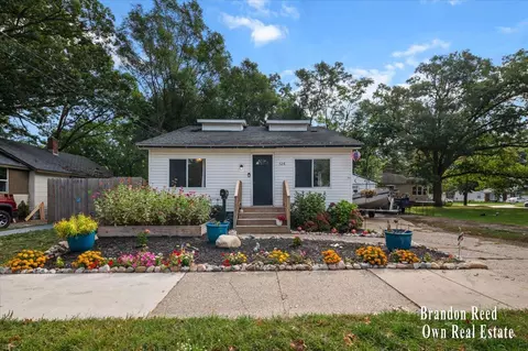 528 Creston, Muskegon, MI 49442