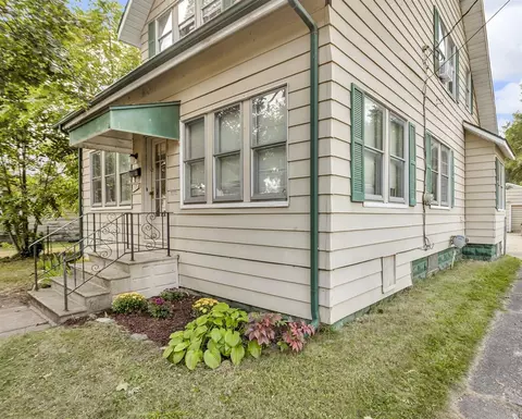 1104 N Blackstone, Jackson, MI 49202