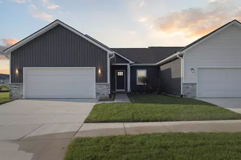 246 Marion Oaks Dr, Howell, MI 48843