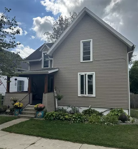 32 Garden, Hillsdale, MI 49242