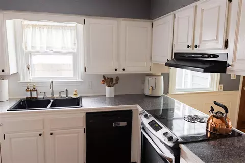 Kitchen - 410 Exchange, Gobles, MI 49055 photo 3 of 6