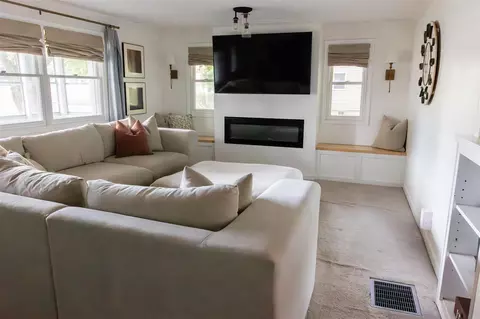 Living - 410 Exchange, Gobles, MI 49055 photo 4 of 6