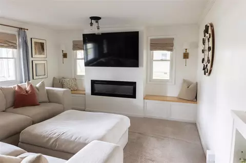 Living - 410 Exchange, Gobles, MI 49055 photo 3 of 6