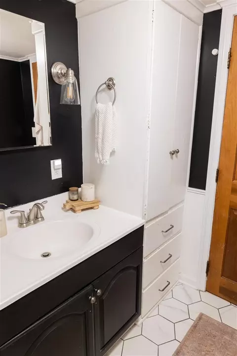 Bath - 410 Exchange, Gobles, MI 49055 photo 2 of 4