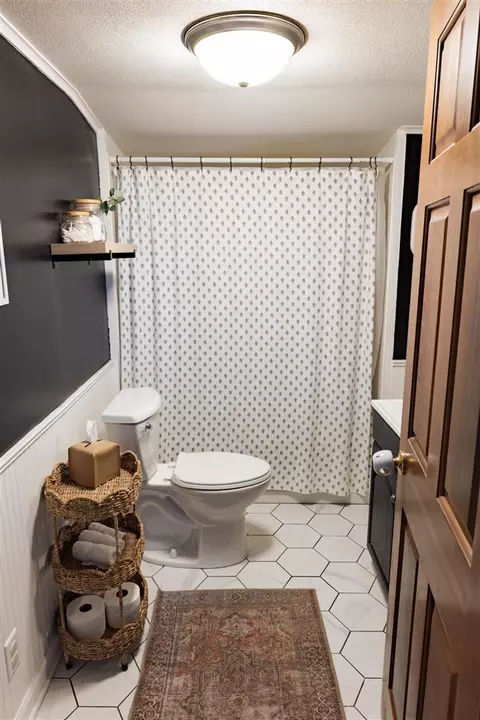 Bath - 410 Exchange, Gobles, MI 49055 photo 3 of 4