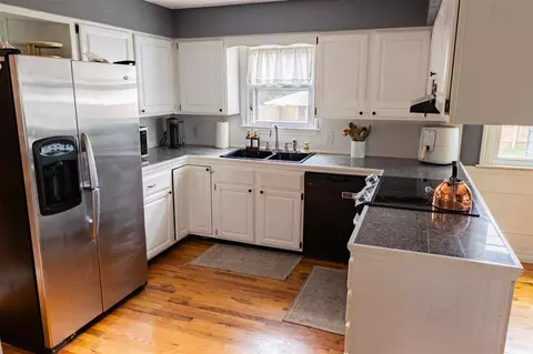 Kitchen - 410 Exchange, Gobles, MI 49055 photo 5 of 6