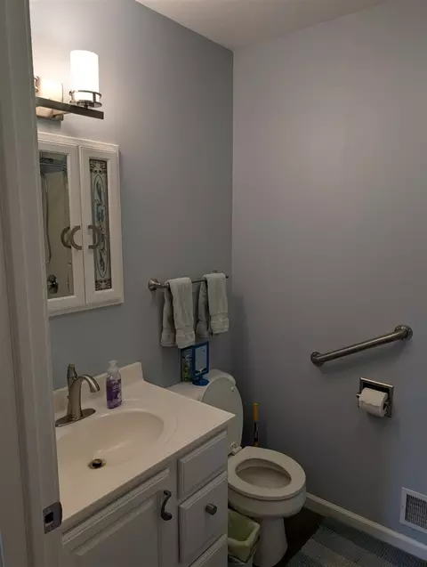 Bath - 752 Pasadena, Owosso, MI 48867 photo 1 of 3