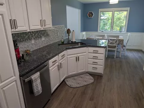 Kitchen - 752 Pasadena, Owosso, MI 48867 photo 3 of 9