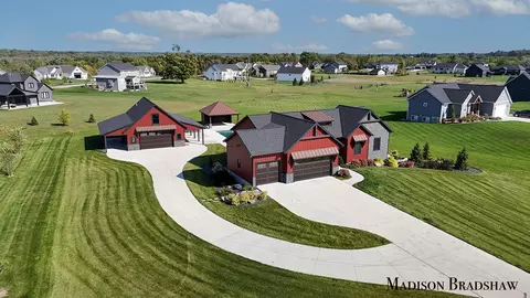 12758 Lockwood, Allendale, MI 49401