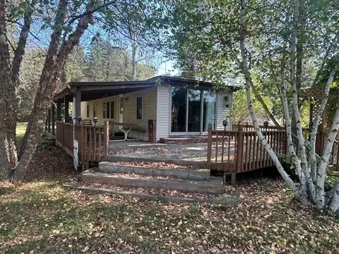 9187 E Riv, Evart, MI 49631