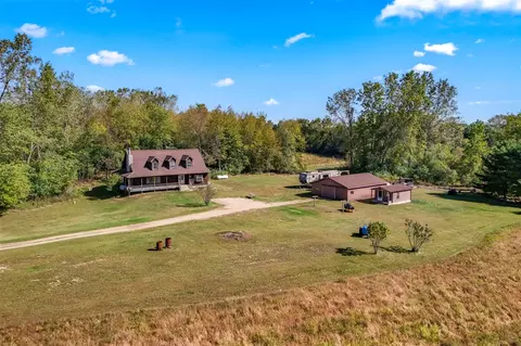 3189 N Lake Pleasant, Hillsdale, MI 49242