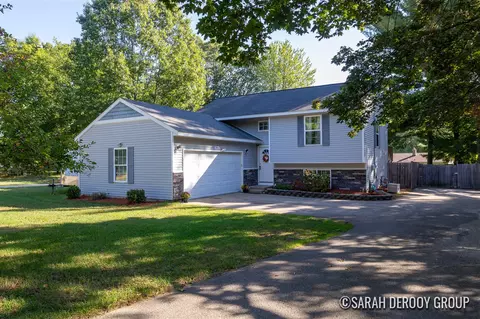 4700 Burlingame, Wyoming, MI 49509