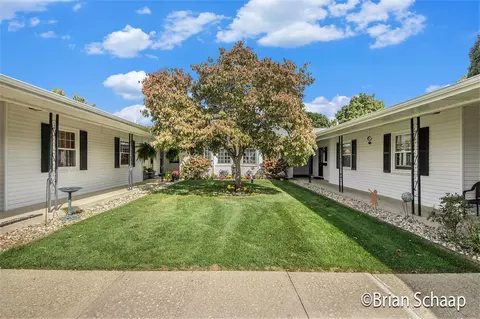7444 Pine Grv #59, Jenison, MI 49428