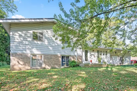 310 W Linden, Carson City, MI 48811