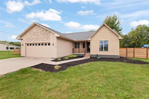5182 Pointe Aux Peaux, Newport, MI 48166