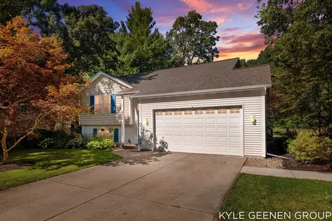2488 Orchard Vly, Fennville, MI 49408