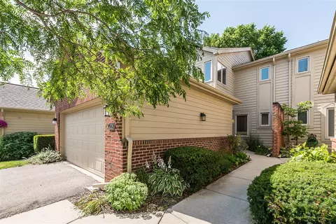 128 Ponds Vw, Ann Arbor, MI 48103