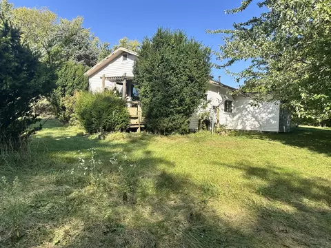 11305 S Vankal, Lawton, MI 49065