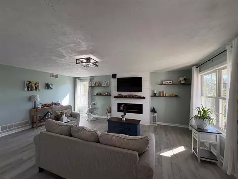 3819 Hare, Dorr, MI 49323 photo 4