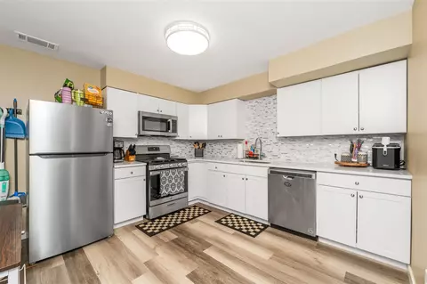 Kitchen - 10150 N Riverview, Plainwell, MI 49080 photo 6 of 7