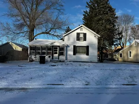 992 Washington, Muskegon, MI 49441