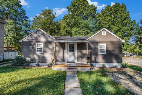 404 S Red Bud, Buchanan, MI 49107
