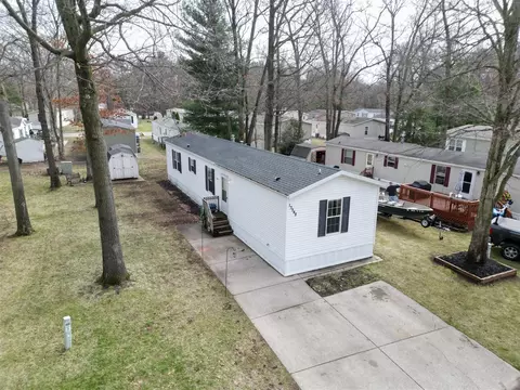 13548 Pinewood, Grand Haven, MI 49417