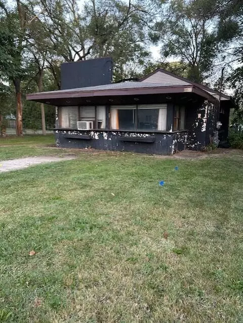 300 E Buffalo, New Buffalo, MI 49117