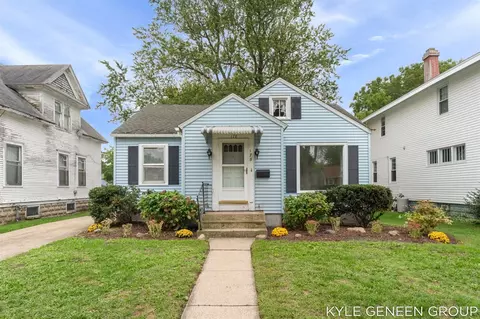 178 W 21st, Holland, MI 49423