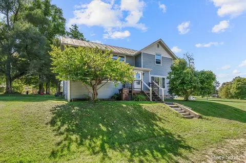 320 Division, Freeport, MI 49325 photo 3