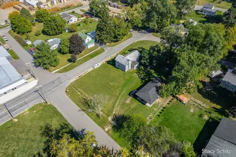 320 Division, Freeport, MI 49325 photo 33