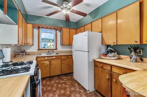 320 Division, Freeport, MI 49325 photo 9