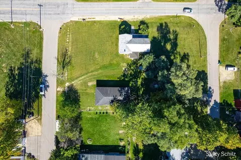 320 Division, Freeport, MI 49325 photo 35