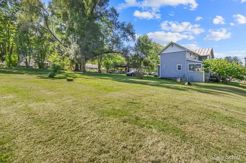 320 Division, Freeport, MI 49325 photo 32