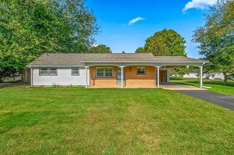301 Village, Jonesville, MI 49250