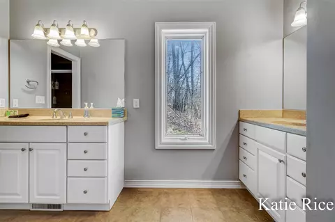 Bath - 5575 Beechmont, Whitehall, MI 49461 photo 1 of 6