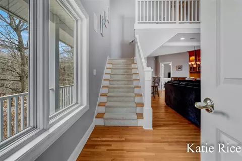 Entry Way - 5575 Beechmont, Whitehall, MI 49461 photo 2 of 8