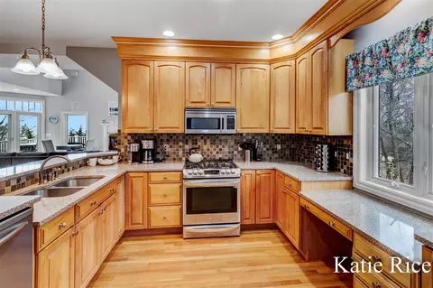 Kitchen - 5575 Beechmont, Whitehall, MI 49461 photo 5 of 8