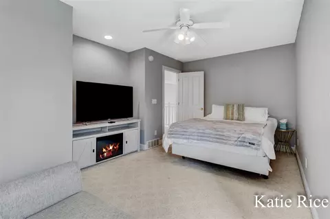 Bedroom - 5575 Beechmont, Whitehall, MI 49461 photo 5 of 8