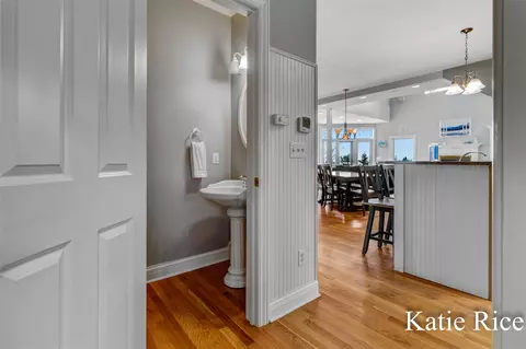 Entry Way - 5575 Beechmont, Whitehall, MI 49461 photo 3 of 8