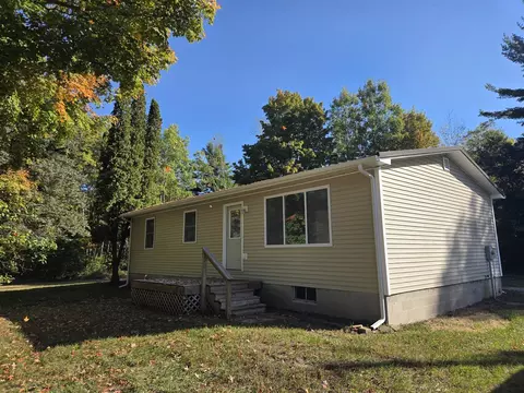 9721 S Brinton, Blanchard, MI 49310