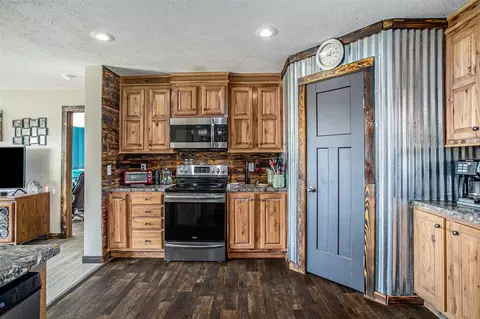 208 Booth, Bronson, MI 49028 photo 9