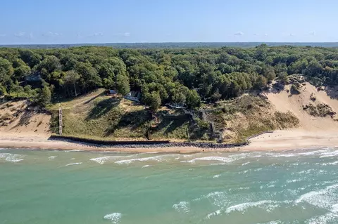 78301 20th, South Haven, MI 49090